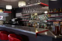 TheOriginals City, Hôtel Restaurant l'Ormichal Dijon Sud - Quầy bar