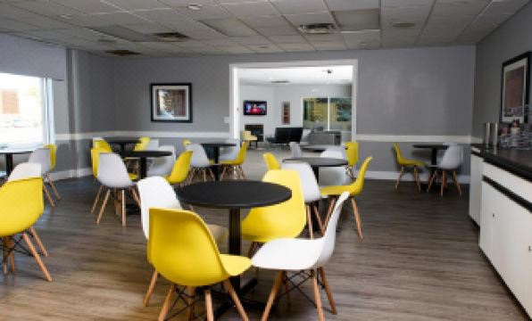 Super 8 by Wyndham Edmonton South