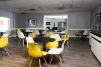 Super 8 by Wyndham Edmonton South
