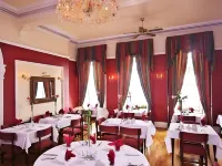 Commodore Hotel - breakfast