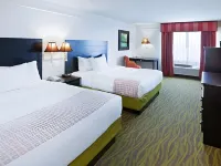 La Quinta Inn & Suites by Wyndham Laredo Airport