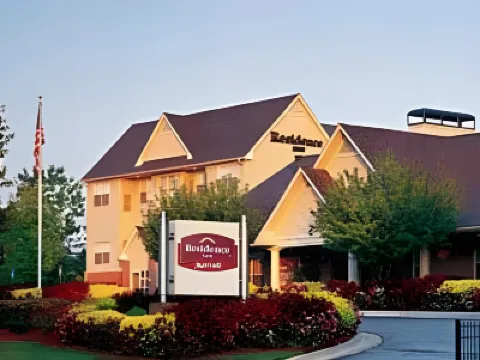 MainStay Suites Appleton Airport - Fox River Mall Area Hotels in 
