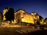 Hôtel des Princes, Chambéry Centre فنادق في Challes-les-Eaux