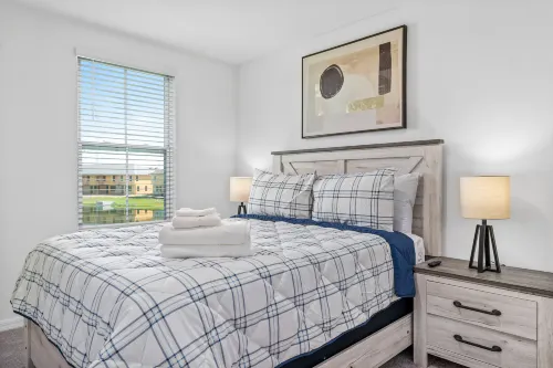 3 Br, 2.5 BA Villa Sleeps 8! Eve102