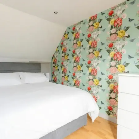 2 Bedrooms Overlooking Little Petherick Creek