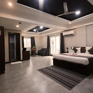 Royale Sapphire Suites Whitefield Main Road, KR Puram - Outer Ring Road Отели рядом с достопримечательностью «Торговый центр VR Bengaluru»