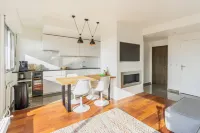 Luxury Apartment with Full City View and Pool