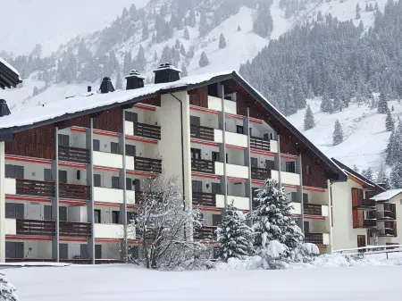 Triangel B Rezia Отели в г. Курвальден