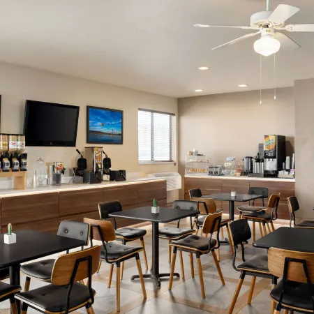 Travelodge by Wyndham Lake Havasu