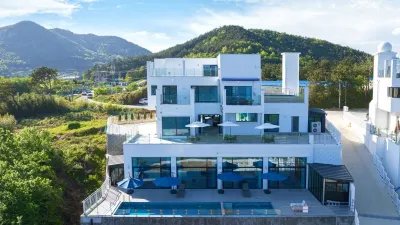 Yeosu Blau Pension Hotels near Geumodo Island