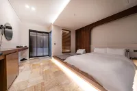 Sacheon (Samcheonpo) Siwoncheong Hotel