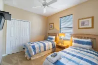 4 Bedroom Budget Home with Private Pool - Pysäköinti