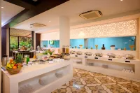 Sea Breeze Sarovar Portico Varca Goa - Frühstück