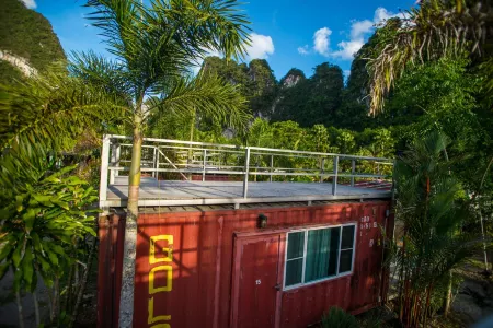 The Camper Lodge, Khao Sok Отели в г. Phanom