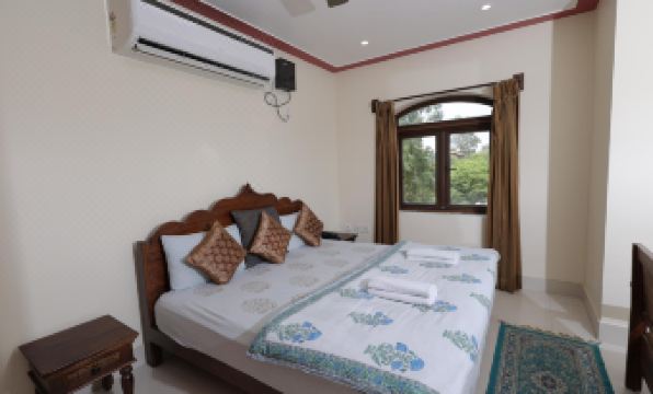 Mvt Guesthouse & Restaurant
