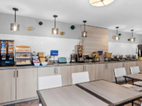 Days Inn by Wyndham Doswell at the Park ドスウェルのホテル