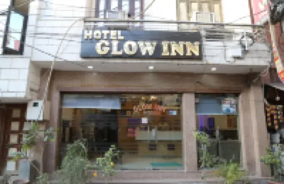 Hotel Glow Inn Paharganj-3 Mins Walk from New Delhi Railway Station โรงแรมใกล้ถนนคองนอธท์