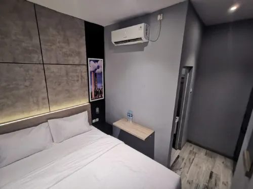Weis Hotel Simpang Lima Semarang