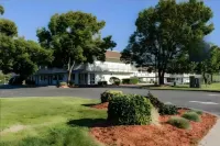 Super 8 by Wyndham Turlock