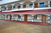 Hotel Golden Nest فنادق في يلاجيري