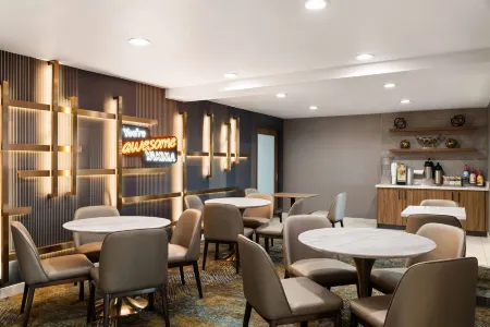 La Quinta Inn & Suites by Wyndham Yakima Downtown Отели рядом с Аэропорт Якима Эйр Терминал