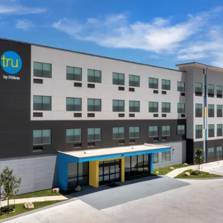 Tru by Hilton San Antonio North