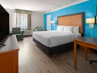 La Quinta Inn by Wyndham Pittsburgh Airport Hotels in Allegheny County