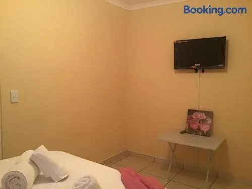 The Golden Rule Self Catering & Accommodation for guests - Housity