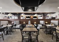 布盧明頓希爾頓花園飯店 - 早餐