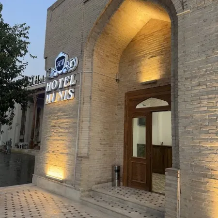 Munis Hotel Отели рядом с Международный аэропорт Бухара