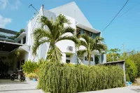 Mama Komodo Hotels in Wae Kelambu