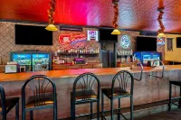 Days Inn by Wyndham Dubuque - bar