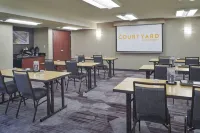 Courtyard Detroit Troy فنادق في تروي