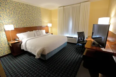 Fairfield Inn & Suites Bowling Green فنادق في Warren County
