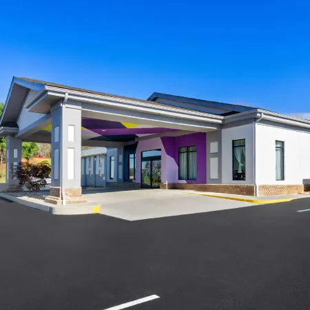 Spark by Hilton Daleville Roanoke North Отели в г. Ботетот