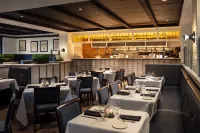 Four Points by Sheraton Norwood - sarapan