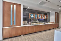 SpringHill Suites Durango - فطور