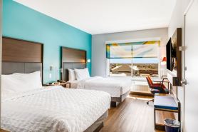 Tru by Hilton Midland