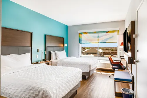 Tru by Hilton Midland