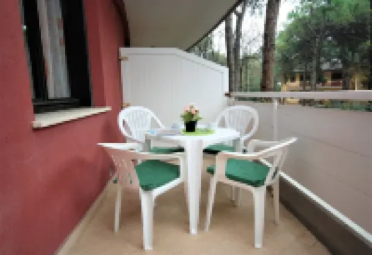 Relaxing apartment in residence with swimming pool