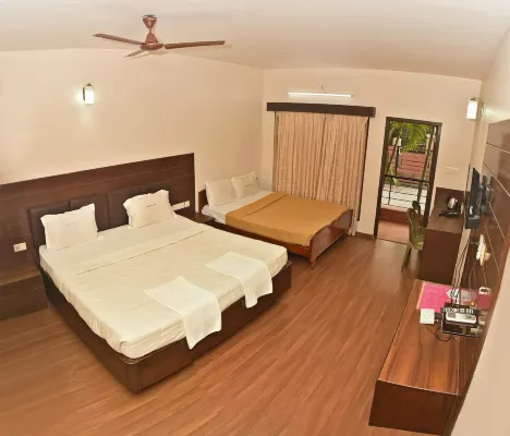 Mamalla Inn, Mahabalipuram, Tamil Nadu - parking