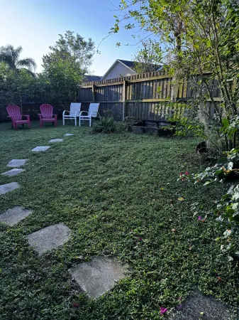 Pet Friendly!✰ Charming home with big patio!