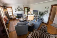 Cozy family home minutes from The University of Puget Sound!