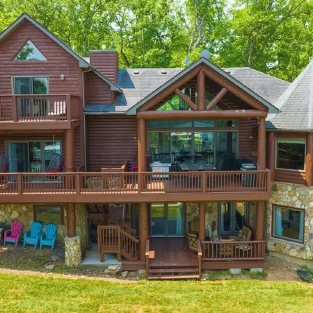 Lakefront Lodge / Cabin / Retreat - Huge Niangua Frontage w/ Beach