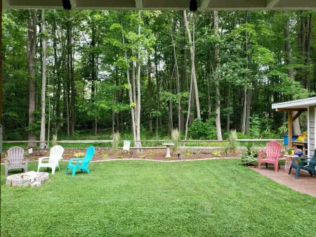 Keys cottage -walk to the strip,Private lot, 2bdr 3rd guestroom detached.Spire