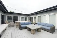 Cozy Hamptons Beach House 1 Block from the Beach!