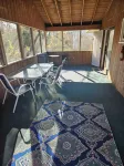Glen Burnie Hideaway - Pet friendly with easy access to multiple attractions.