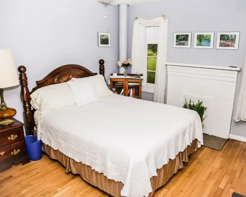 Tranquil sounds of the Dan River heard from the front porch or by the firepit. Hotel di Patrick County