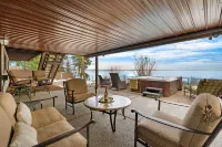 Lakefront Luxury,  your own private beach & dock and close to Sandpoint