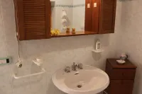 Casa Silvia II Albisano /Torri del Benaco 托裡德爾貝納科住宿飯店